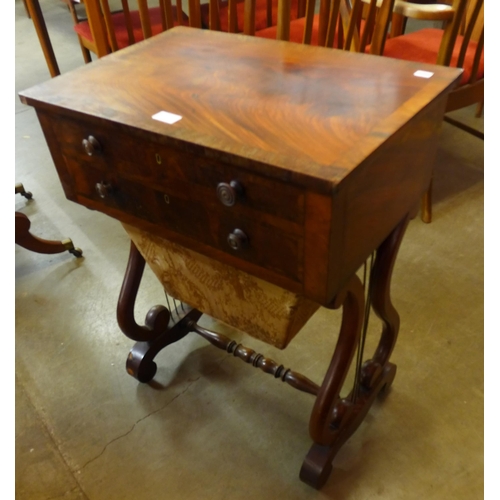 131 - A Regency mahogany lady's two drawer sewing table