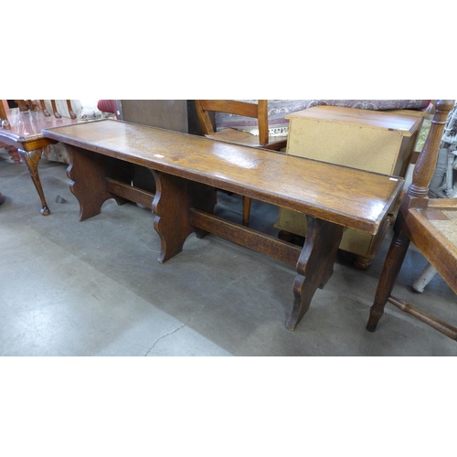 204 - An early 20th Century oak bench