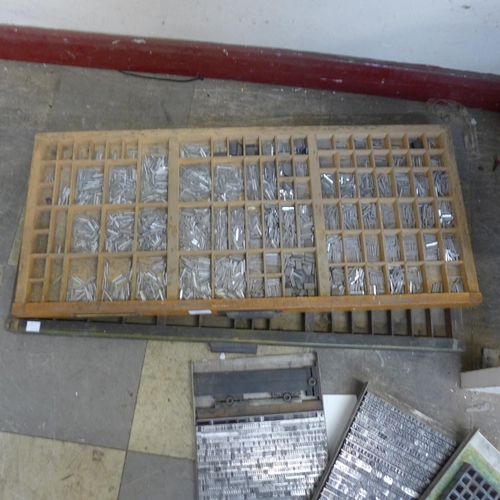 367 - Two Victorian pine printer's trays, one with metal type and three metal printers trays with type