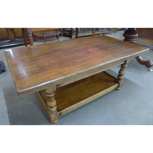 81 - An Ipswich oak coffee table