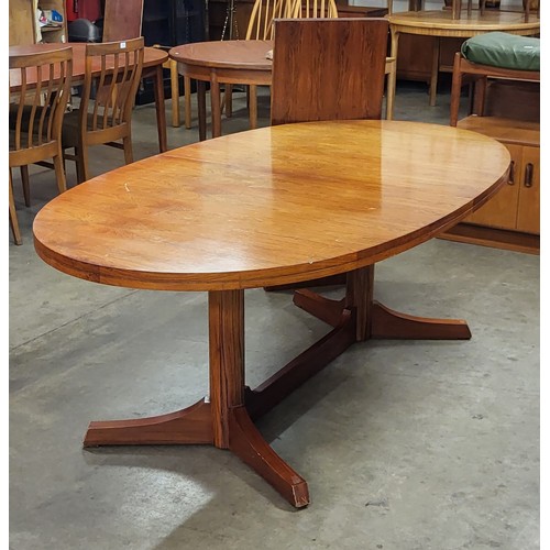 27 - An Archie Shine rosewood extending dining table, designed by Robert Heritage, CITES A10 no. 23GBA10Q... 