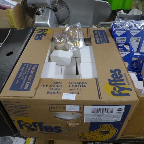 2517 - A box of mixed LED light bulbs