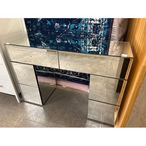 1511 - A mirrored glass dressing table with crystal handles