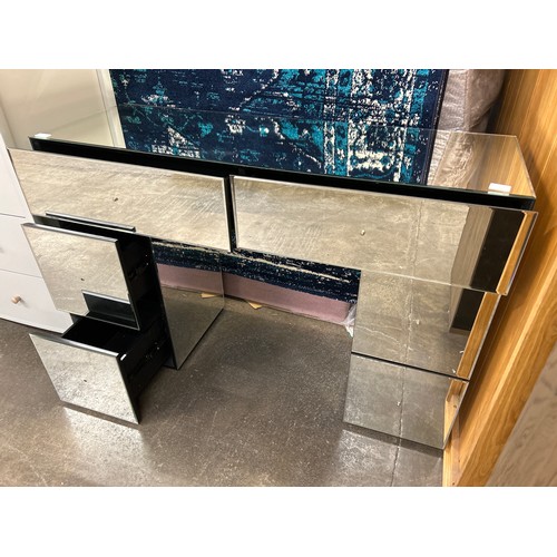 1511 - A mirrored glass dressing table with crystal handles