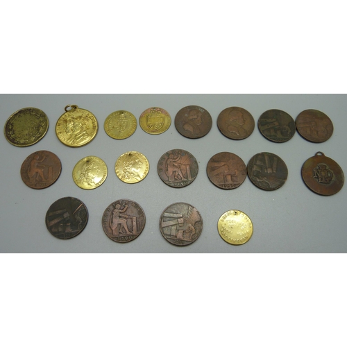 1299 - A collection of 18th and 19th Century trade and game tokens, etc., including Nottingham related and ... 