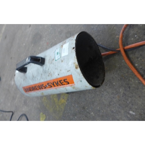 2323 - An Andrews & Sykes 240v/gas workshop heater