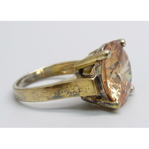 1053 - A silver gilt and citrine ring, N/O