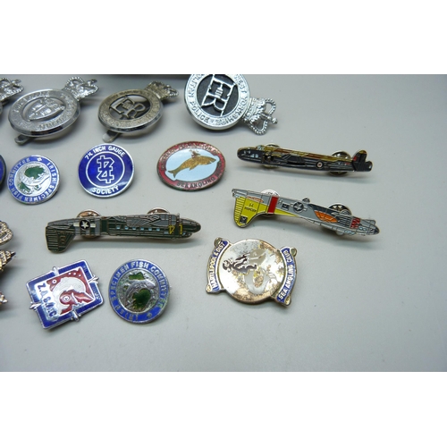 1071 - Assorted badges including Police and angling