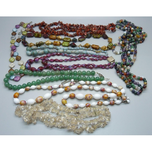 1073 - A collection of hardstone bead necklets