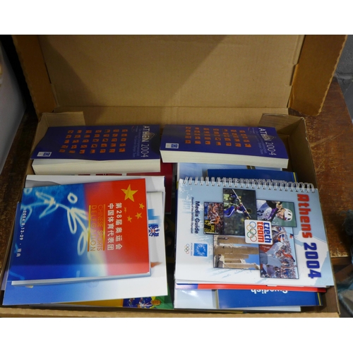 1074 - Olympics, Athens 2004, collection of press and media items, including team books, Sweden, Italy, Ger... 