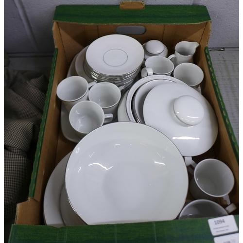 1094 - An Eschenbach German tea and dinner set **PLEASE NOTE THIS LOT IS NOT ELIGIBLE FOR POSTING AND PACKI... 