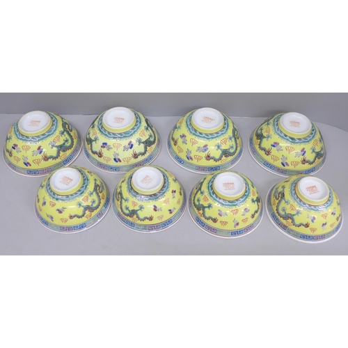 616 - Eight Chinese bowls, 11cm and 12.5cm diameter