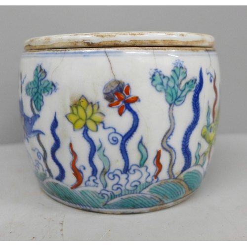 651 - A Chinese porcelain lidded fish box, a/f, hairline cracks, 7.5cm