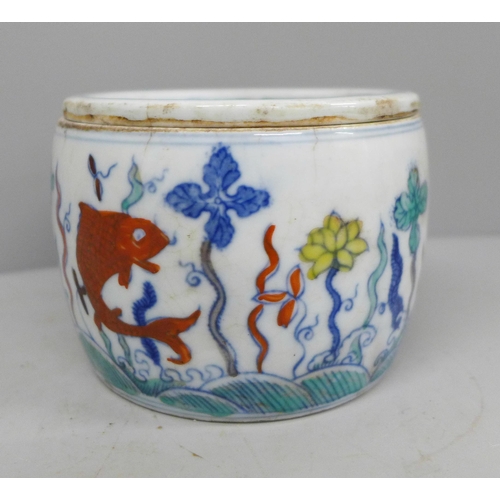 651 - A Chinese porcelain lidded fish box, a/f, hairline cracks, 7.5cm