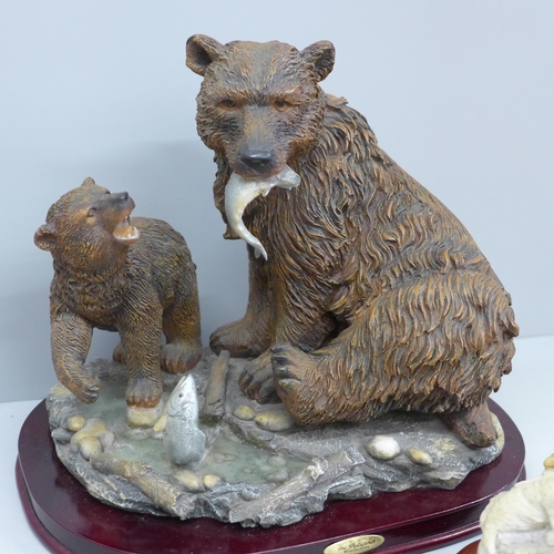 662 - A Juliana Collection bear and cub, otter and pups and seal and pups