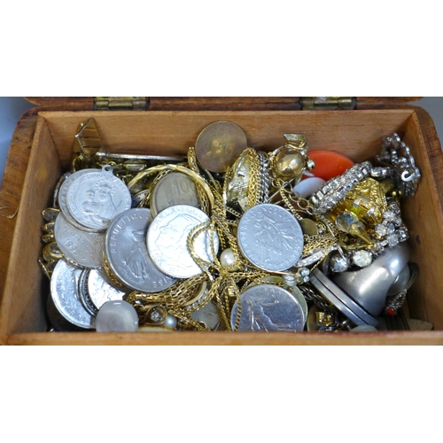 679 - Three boxes of costume jewellery