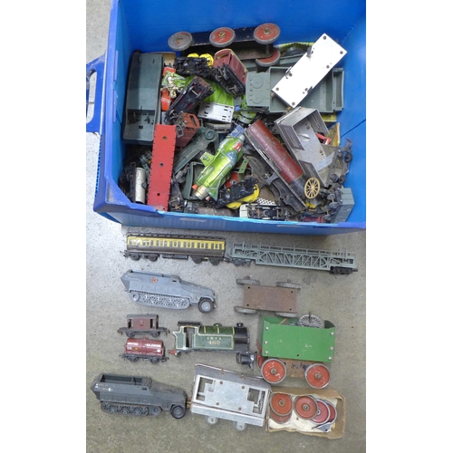 837 - Model railway O and OO gauge and vehicles, Airfix, Corgi etc. metal and plastic, spares, etc.