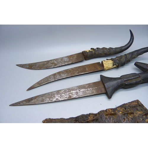 838 - A c1880's Sudanese triple dagger set in a crocodile skin scabbard