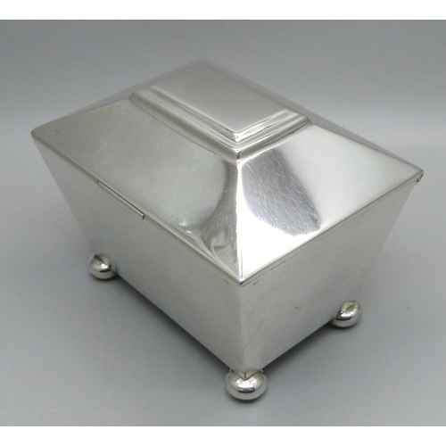 865 - A silver tea caddy by George Unite, Birmingham 1913, 197g, 10cm wide