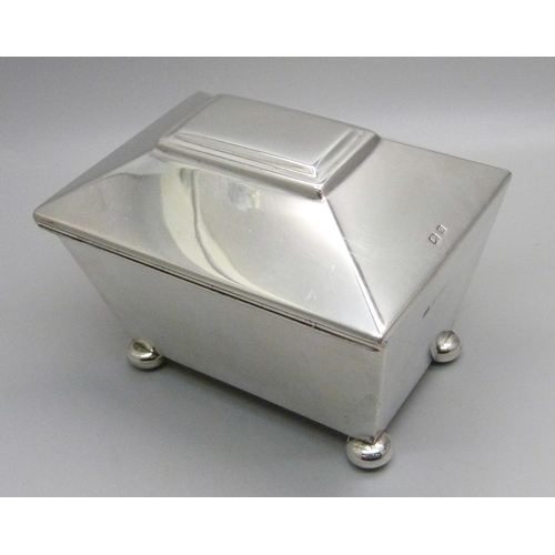 865 - A silver tea caddy by George Unite, Birmingham 1913, 197g, 10cm wide