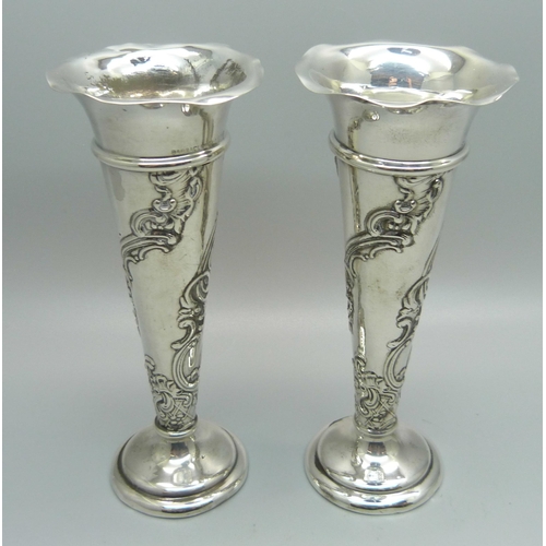 866 - A pair of William Comyns vases, London 1904, 13cm, weighted