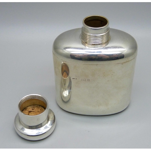 871 - A silver travel perfume bottle, London 1920, 95g