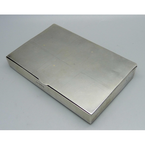 874 - A silver paint box, Chester 1910, 145g, 12cm wide