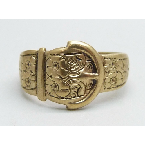 937 - A 9ct gold ring, 6.2g, T