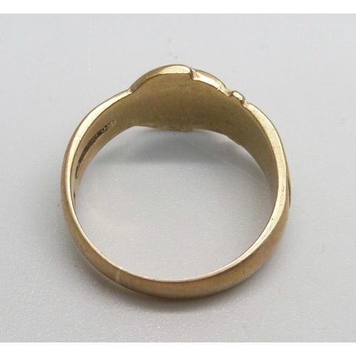 937 - A 9ct gold ring, 6.2g, T