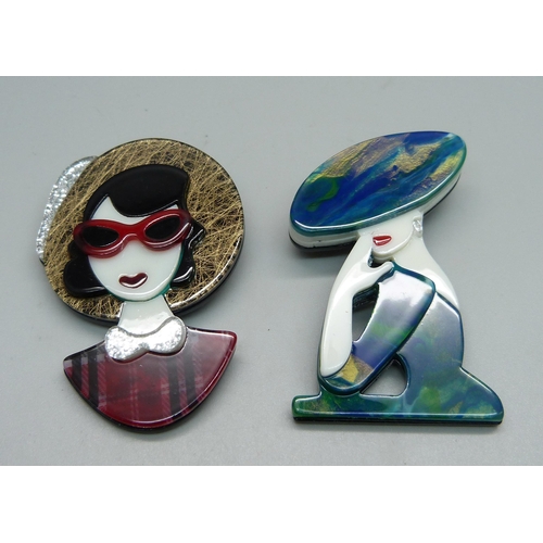949 - Two Art Deco style brooches
