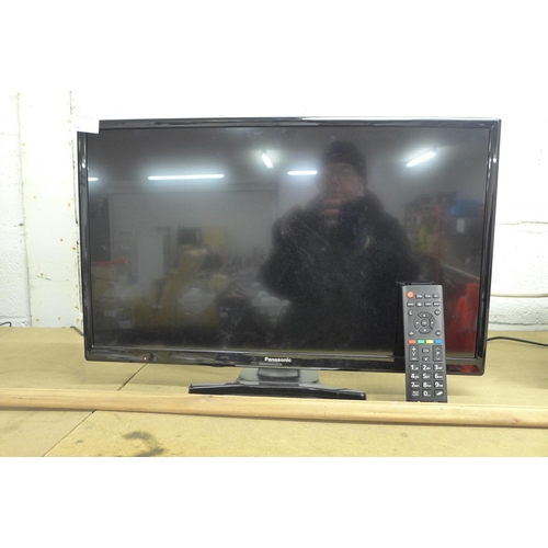 2092 - A Panasonic TX-24E302B 24