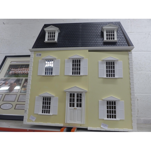 2096 - A town house style plastic doll's house