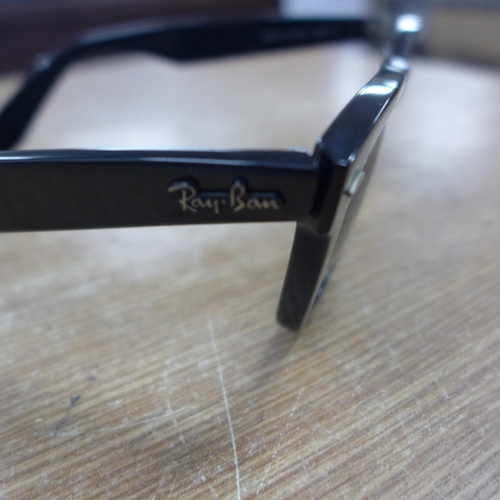 2130 - A pair of polarised Rayban Wayfarer sunglasses