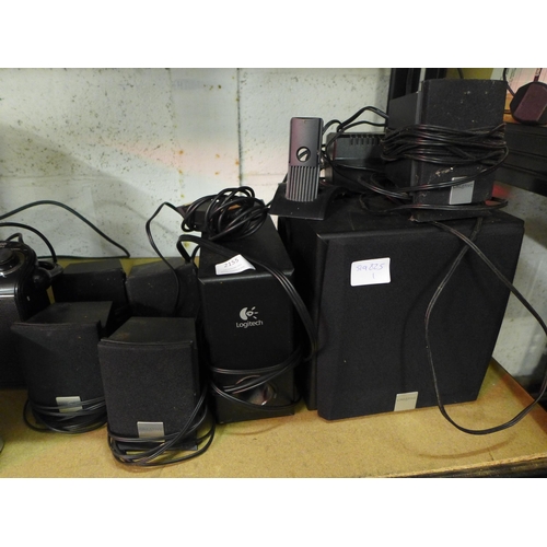 2155 - An assortment of computer speakers