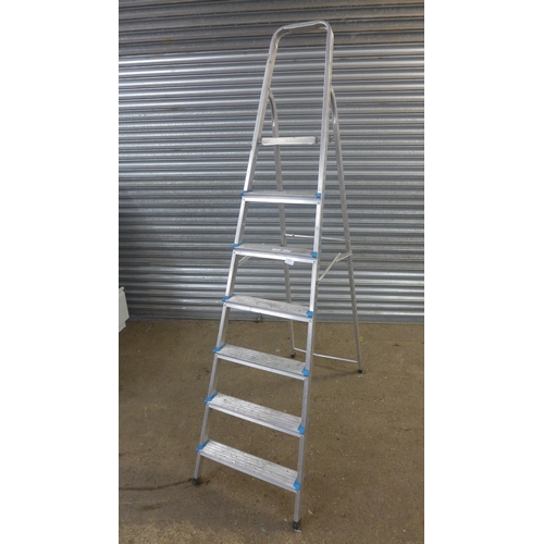 2221 - A Beldray 7-rung aluminium stepladder