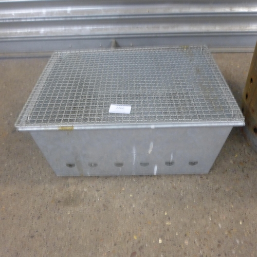 2266 - A galvanised bin and hibachi grill