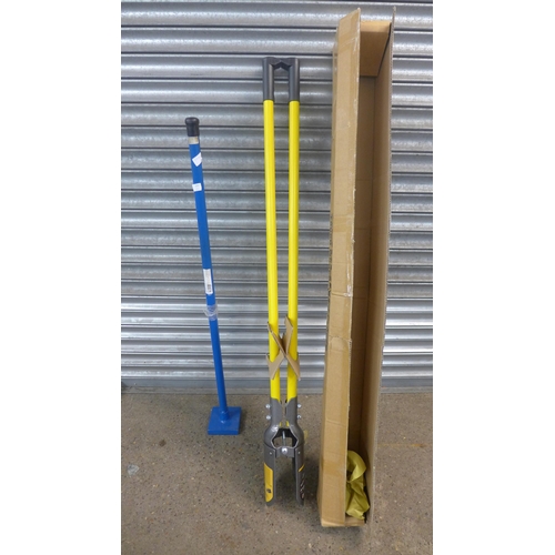 2267 - A Roughneck post hole digger and a Draper Tarmac tamper - unused