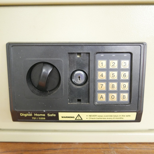 2297 - A digital safe with key