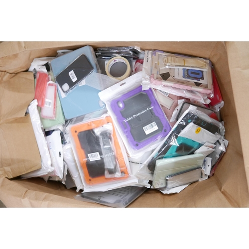 2338 - A large quantity of mixed phone and tablet cases