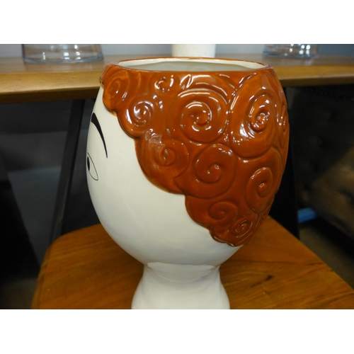 1351 - A ceramic Doodleman face vase, H 32cms (FPC14)   #