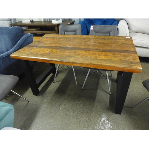 1435 - A Maryana 1.4m dining table * this lot is subject to VAT