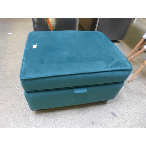 1559 - A teal velvet upholstered small ottoman footstool