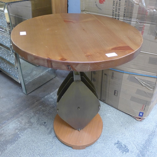 1563 - An industrial style lamp table