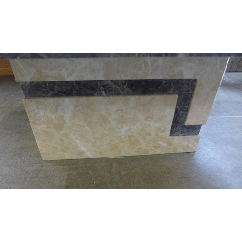 1568 - A marble effect coffee table