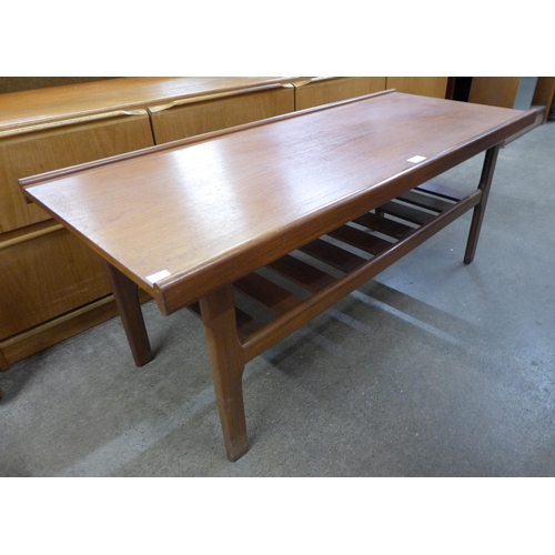 118 - A teak coffee table