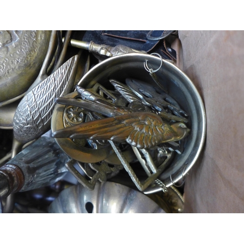 372 - A box assorted brass and copperware, including; horse brasses, models of birds, etc.