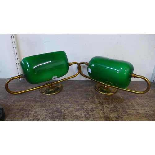 391 - A pair of brass reading lights