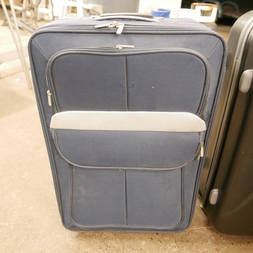 2401 - Five luggage cases