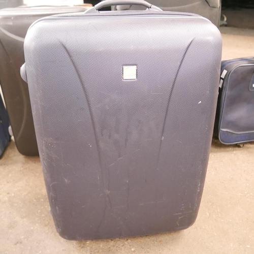 2401 - Five luggage cases