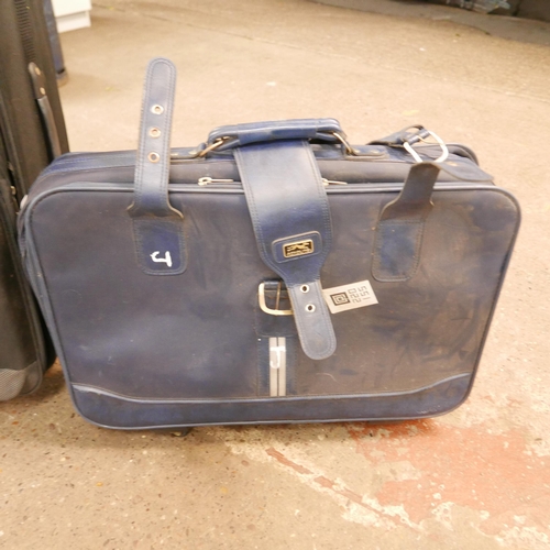 2401 - Five luggage cases